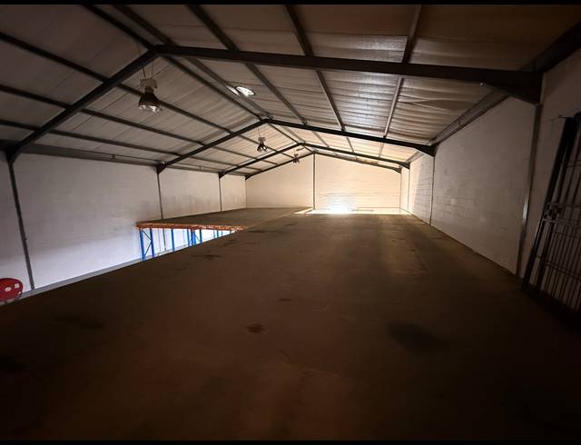 380M² WAREHOUSE TO LET IN PAROW INDUSTRIAL